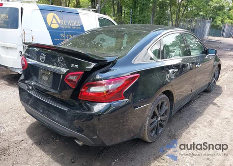 2017 Nissan Altima 2.5 Sr z USA, uszkodzony, nr VIN 1N4AL3AP8HC222679